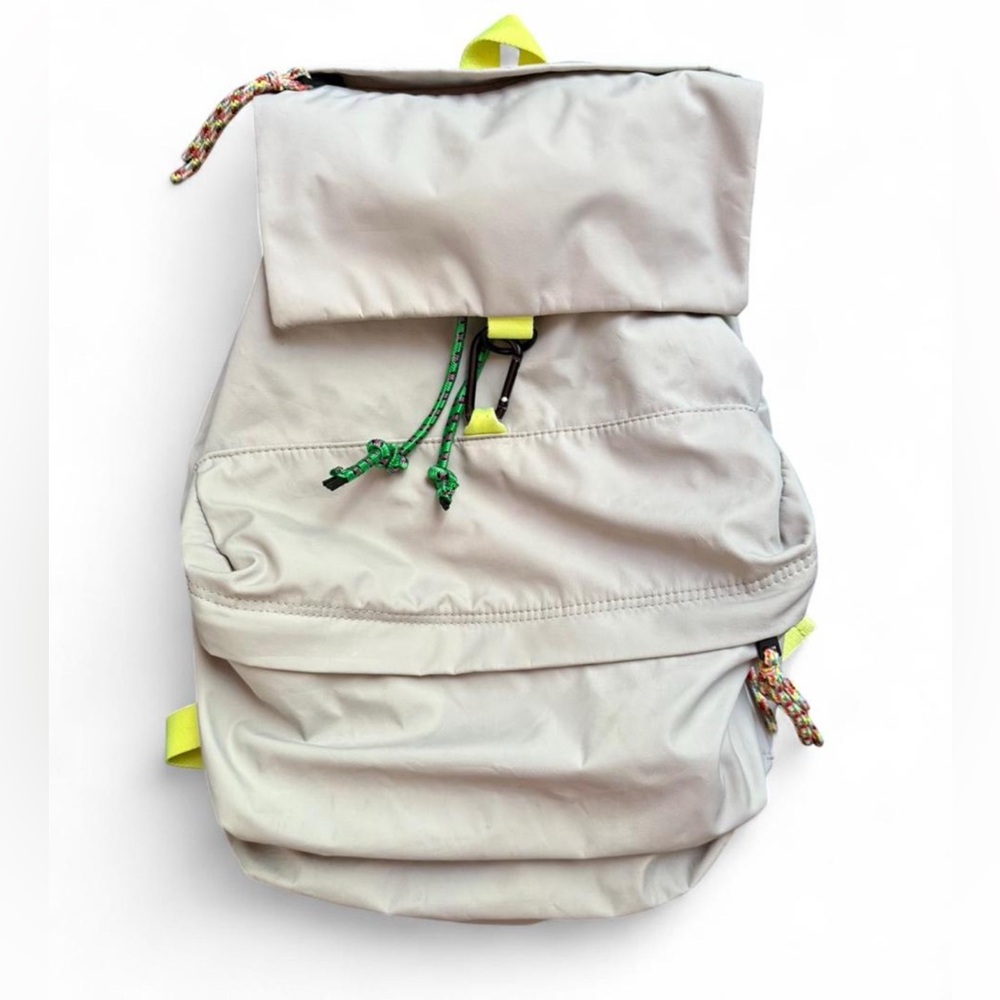 URBAN OUTFITTERS ripstop flap front backpack w/carabiner & bungee cord toggles - Picture 1 of 8